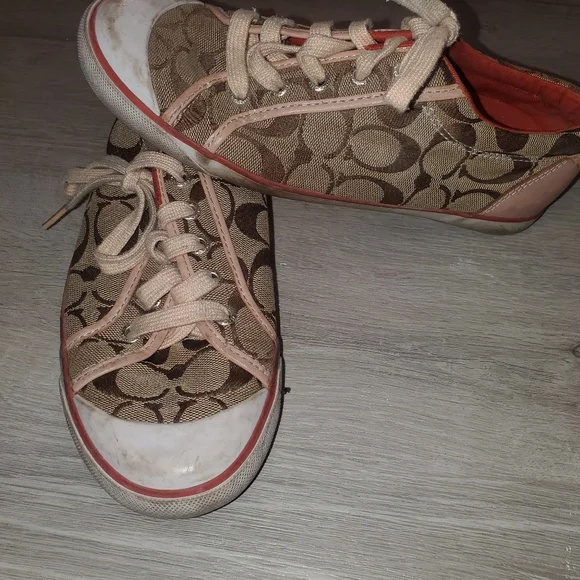 Women's coach sneakers size 7.5 - Picture 2 of 14